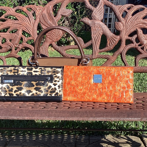 Miche Tan Shoulder Bag with Silver Accents & 2 Covers - Picture 2 of 8